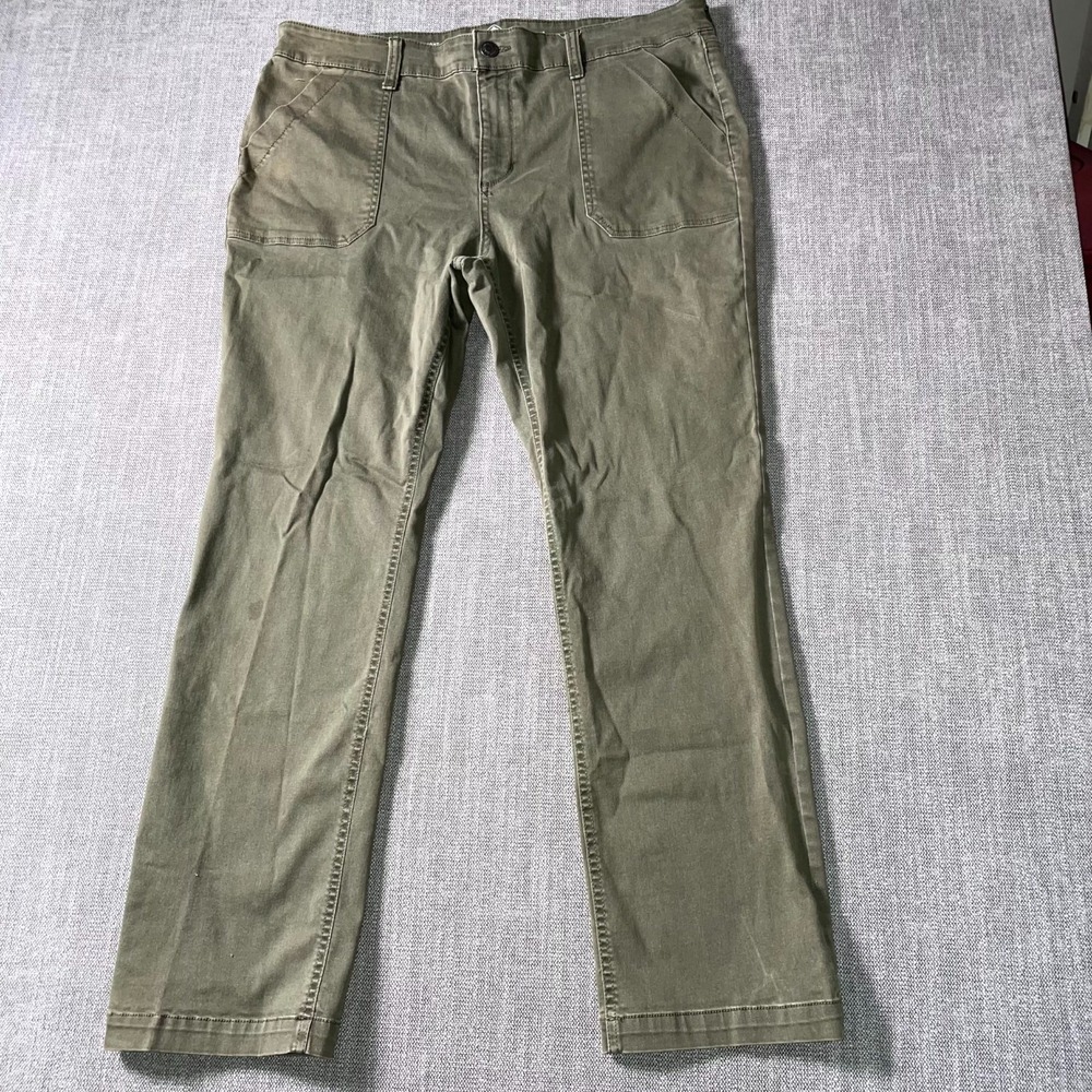 St Johns Bay Pants Womens 18 Olive Green Flat Front‎ Straight Leg Casual Wear